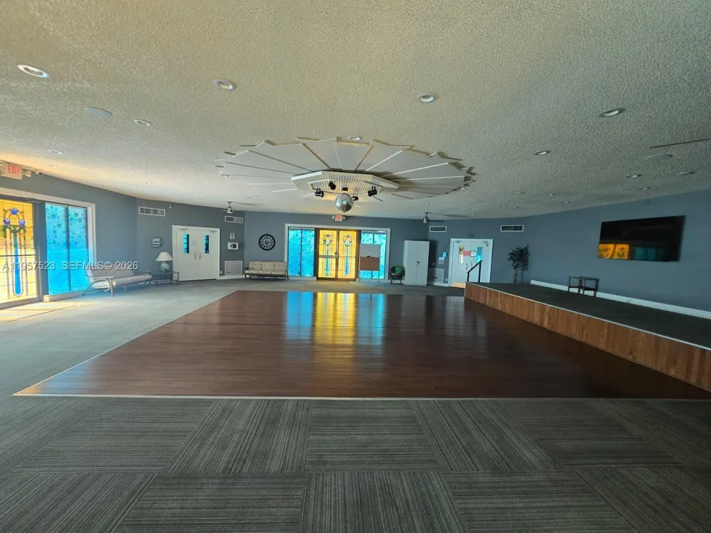 5151 W Oakland Park Blvd #303 Lauderdale Lakes, FL 33313