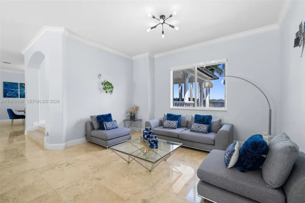 16800 SW 190th St Miami, FL 33187