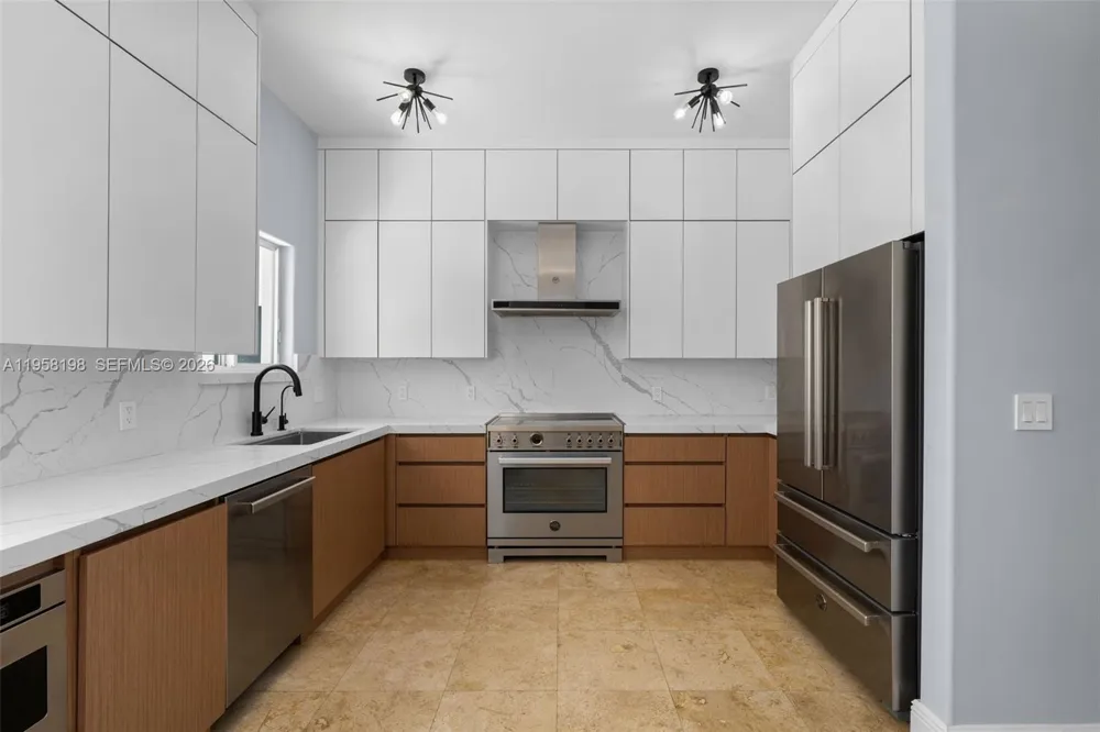 16800 SW 190th St Miami, FL 33187