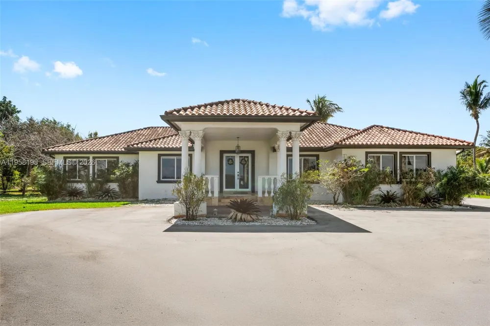 16800 SW 190th St Miami, FL 33187