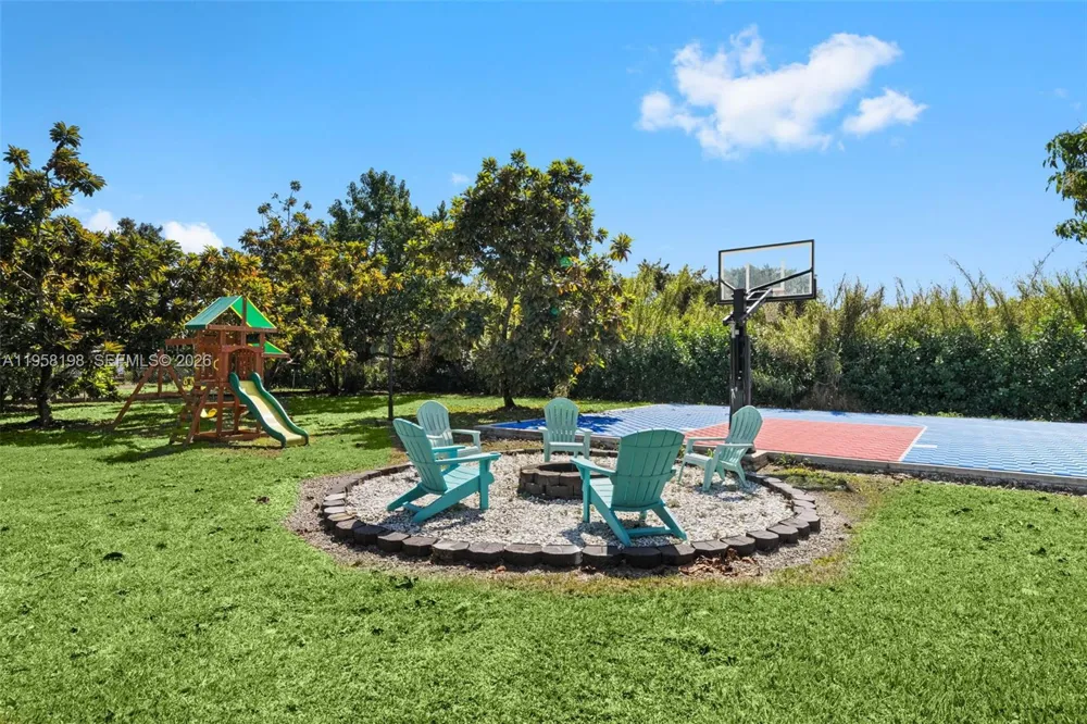 16800 SW 190th St Miami, FL 33187