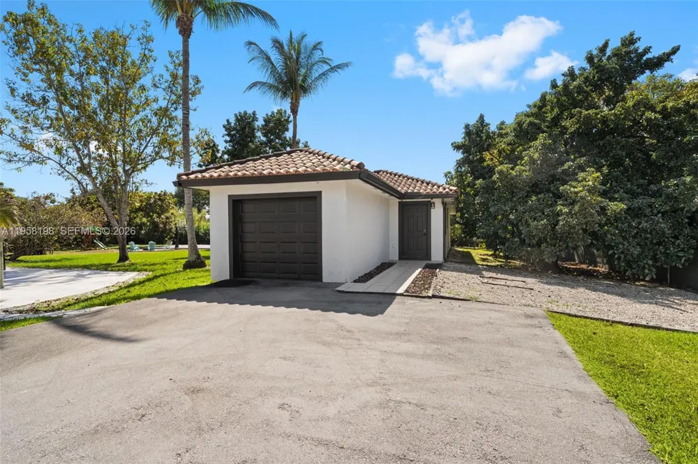 16800 SW 190th St Miami, FL 33187