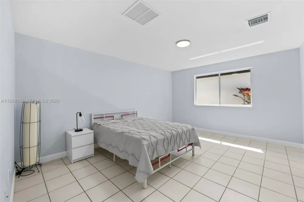 16800 SW 190th St Miami, FL 33187