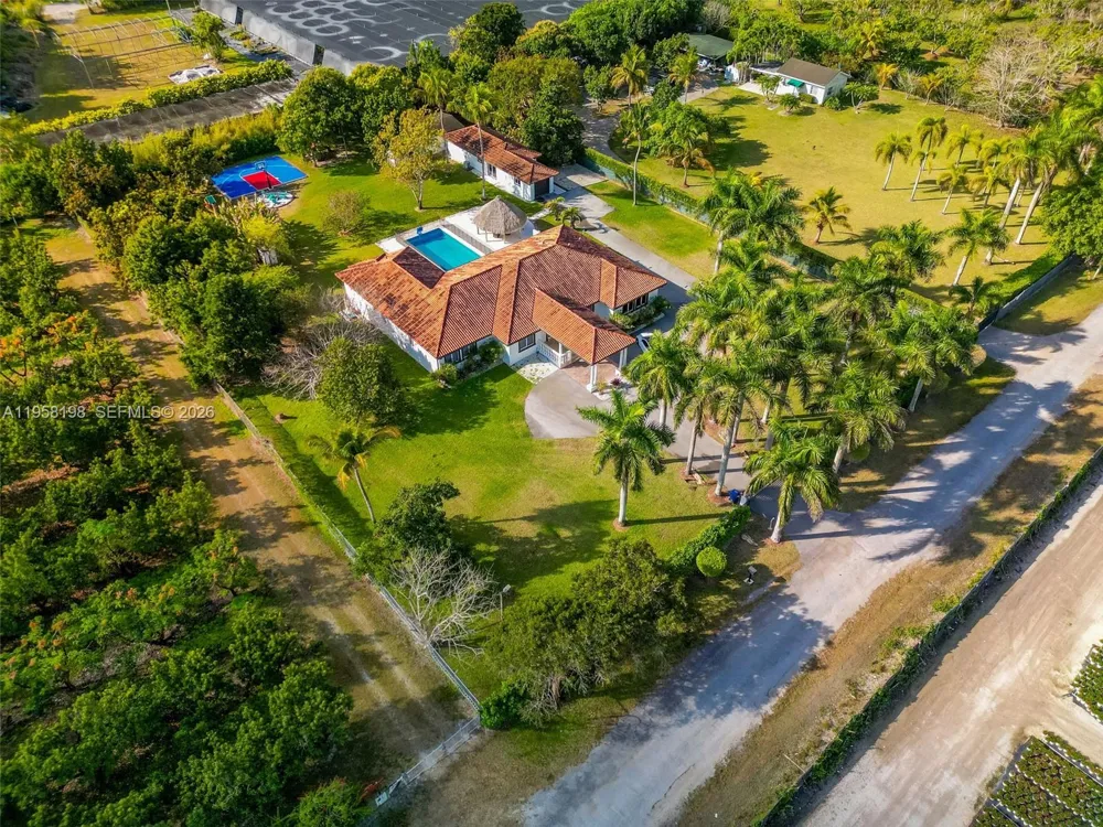 16800 SW 190th St Miami, FL 33187
