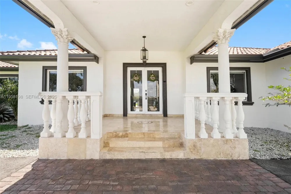 16800 SW 190th St Miami, FL 33187
