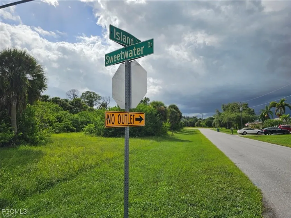 Island Court Rotonda West, FL 33947