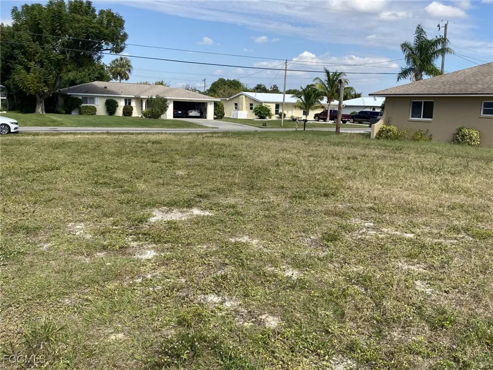 SE 15th Terrace Cape Coral, FL 33990