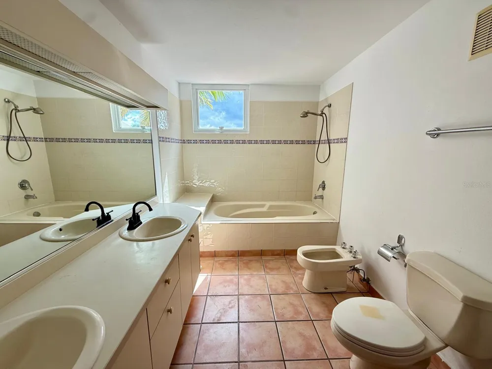 #124 VILLAS DE GOLF OESTE Dorado, PR 00646