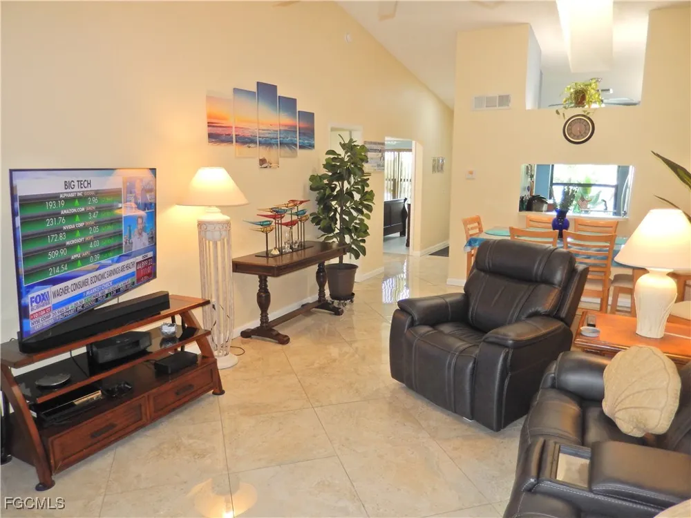 Villa Drive #4 Fort Myers, FL 33905