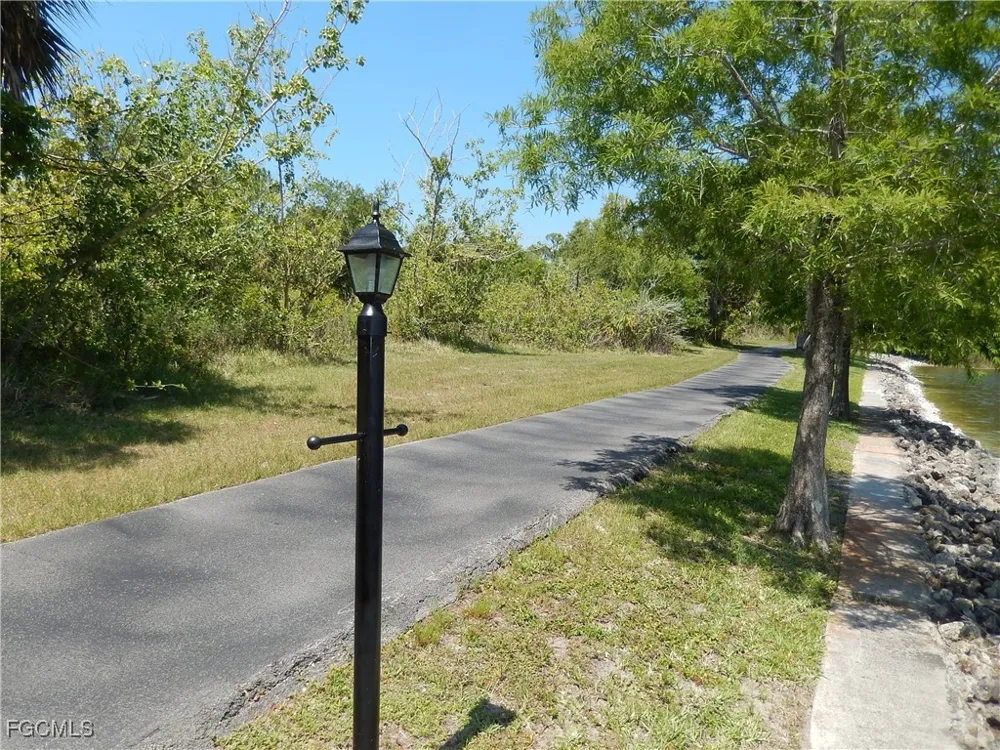 Villa Drive #4 Fort Myers, FL 33905