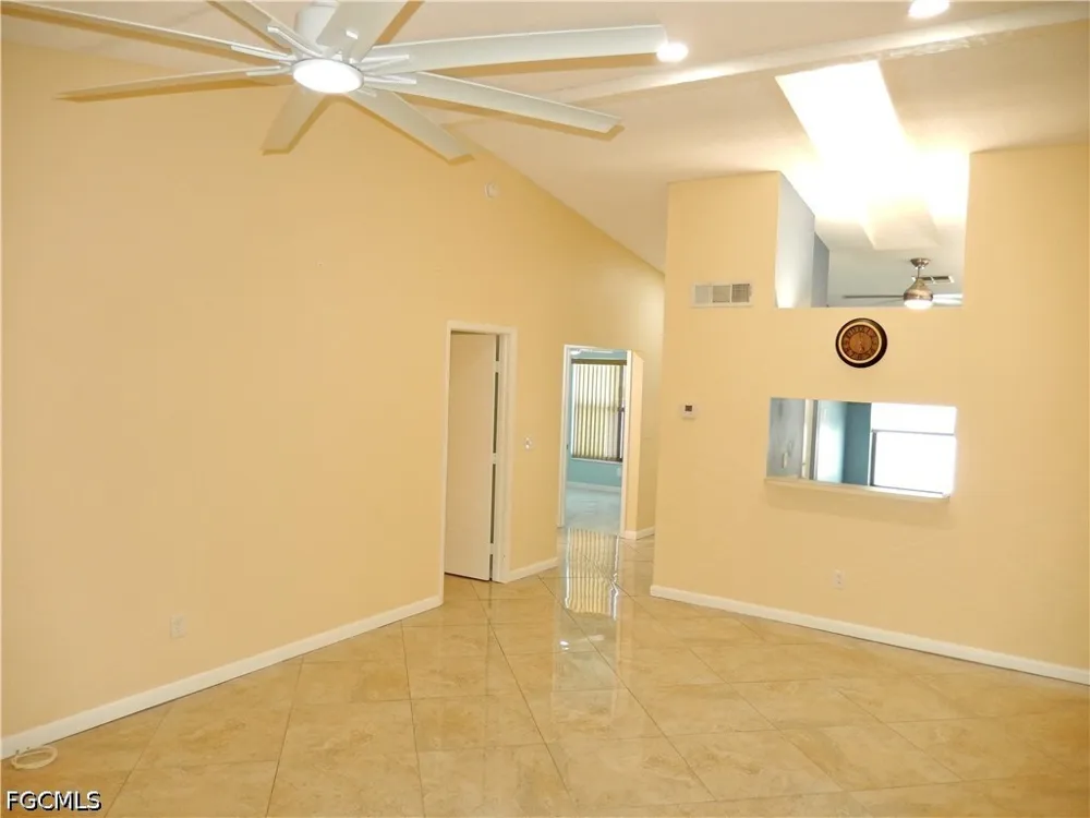 Villa Drive #4 Fort Myers, FL 33905