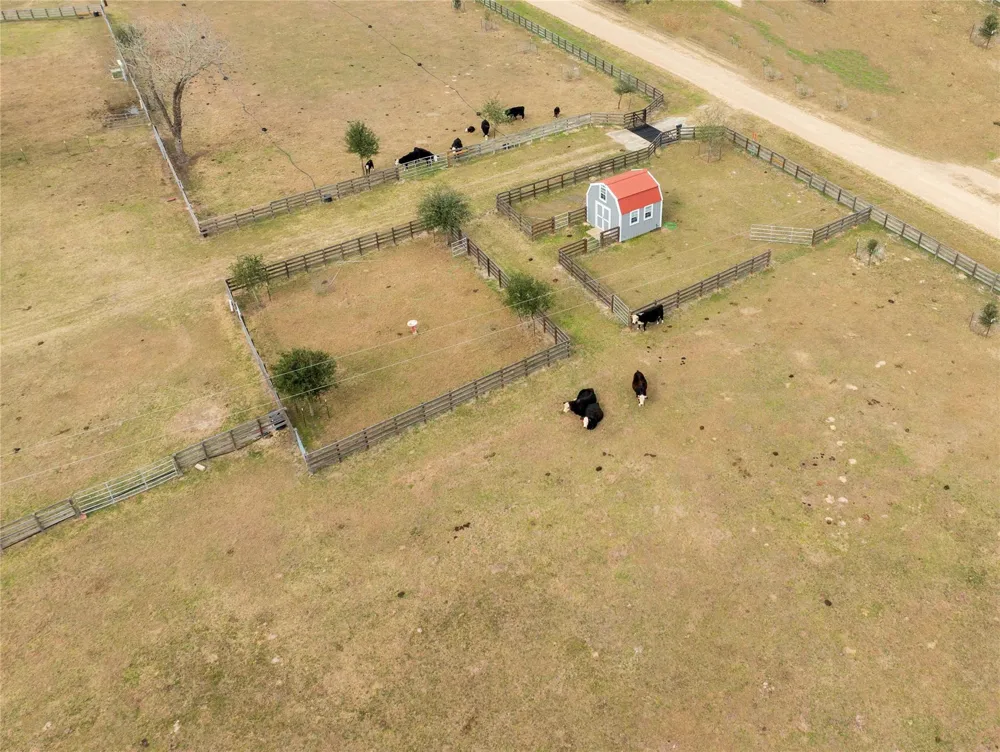 66 County Road 77d Schulenburg, TX 78956
