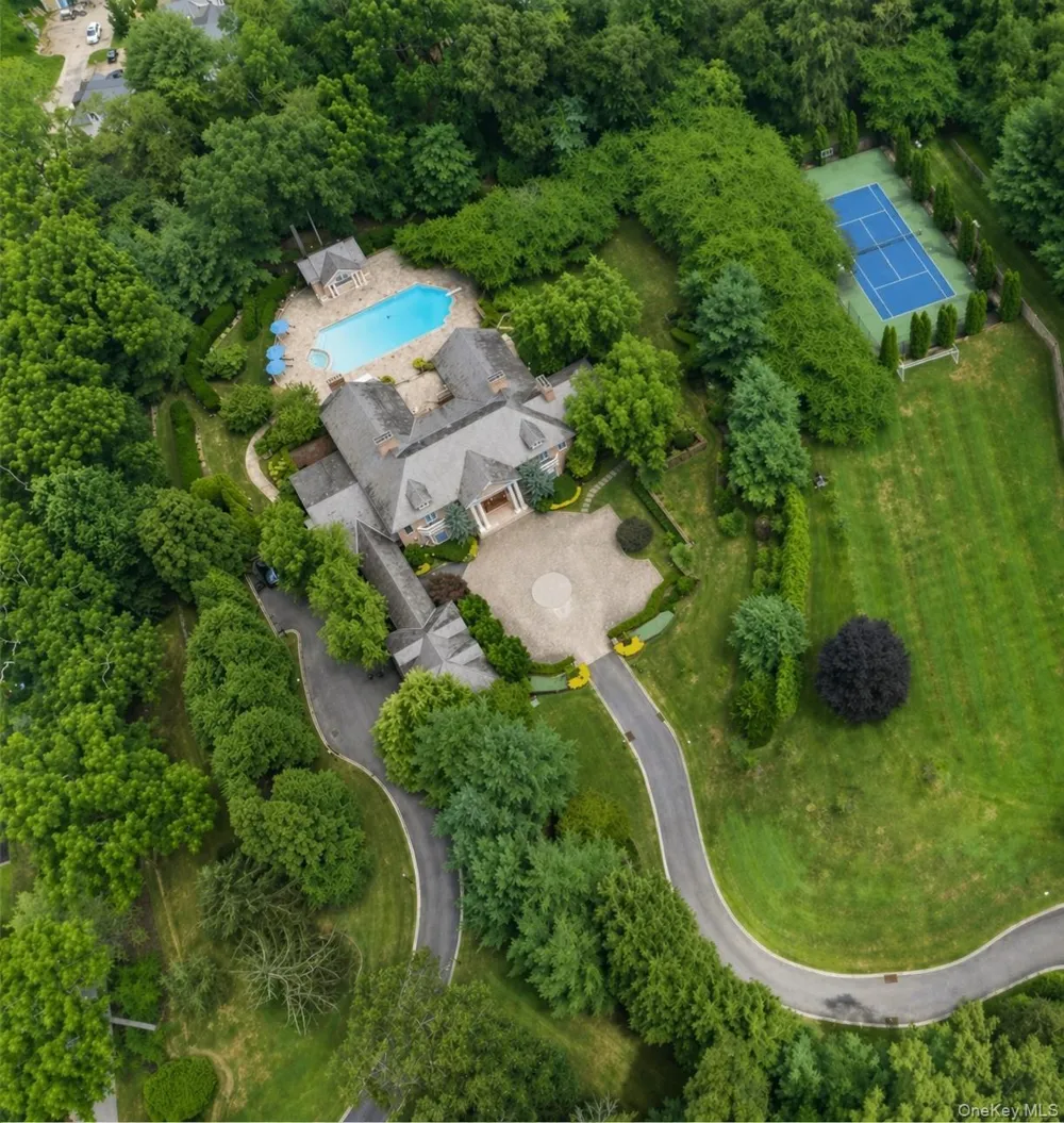 660 Chicken Valley Road Matinecock, NY 11560