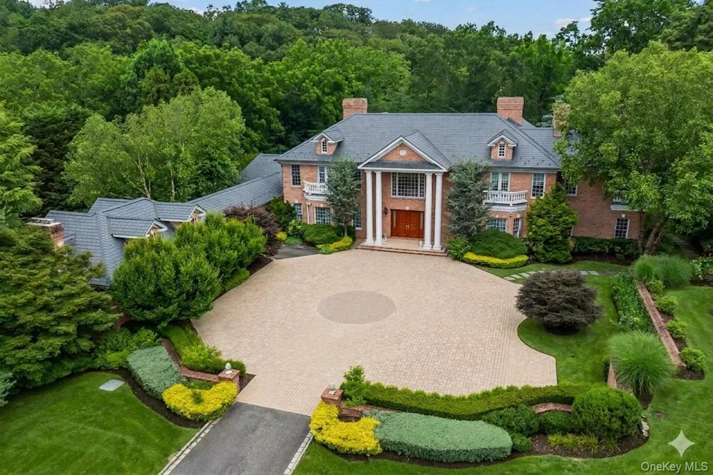 660 Chicken Valley Road Matinecock, NY 11560