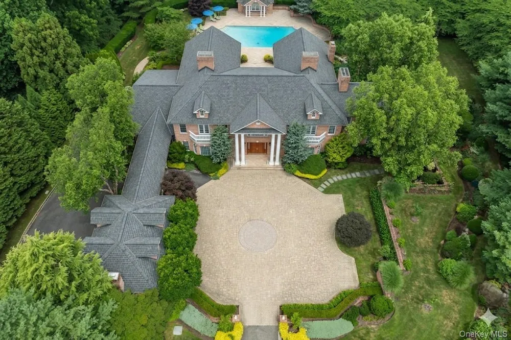 660 Chicken Valley Road Matinecock, NY 11560