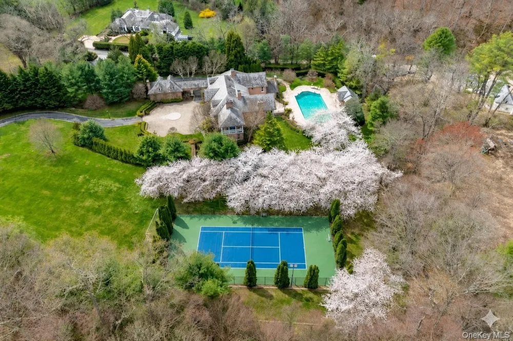 660 Chicken Valley Road Matinecock, NY 11560