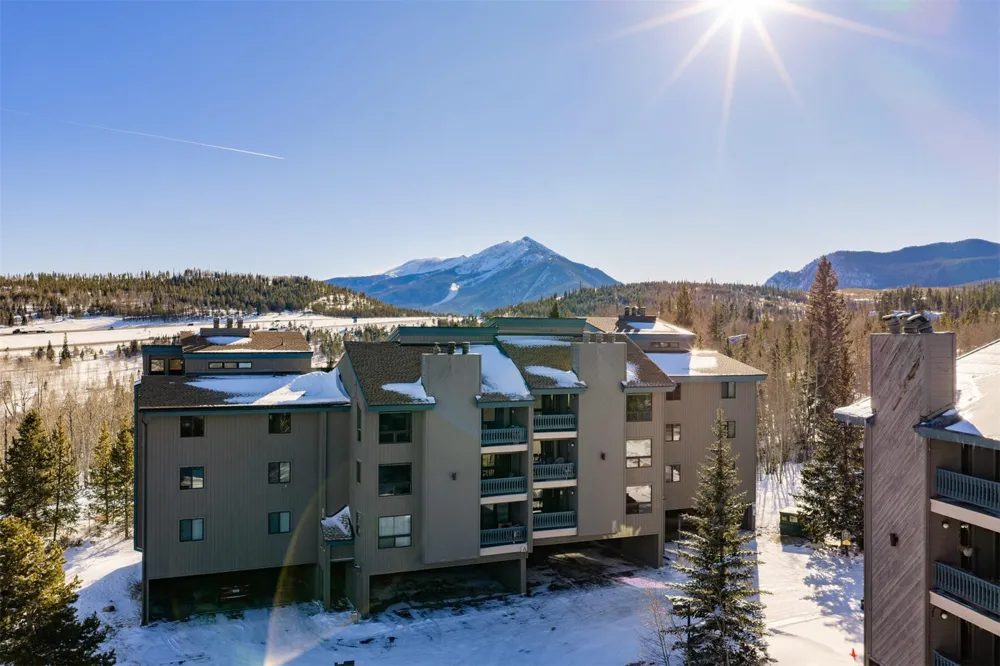 101 Ryan Gulch Court #103 Wildernest, CO 80498