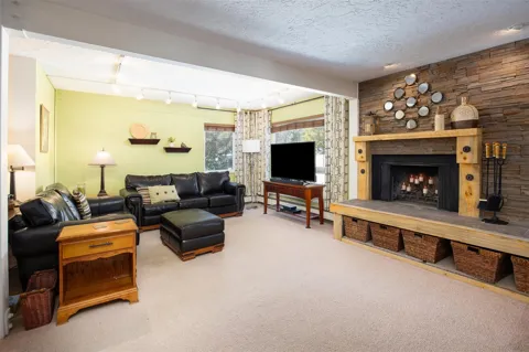 101 Ryan Gulch Court #103