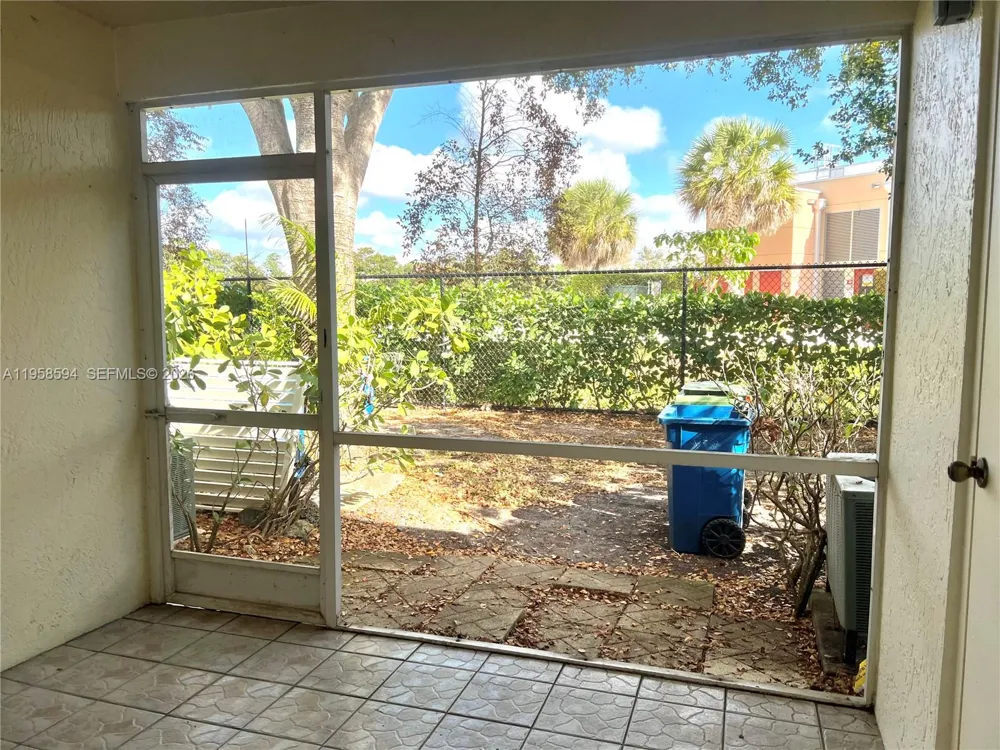 271 Duval Ct Weston, FL 33326