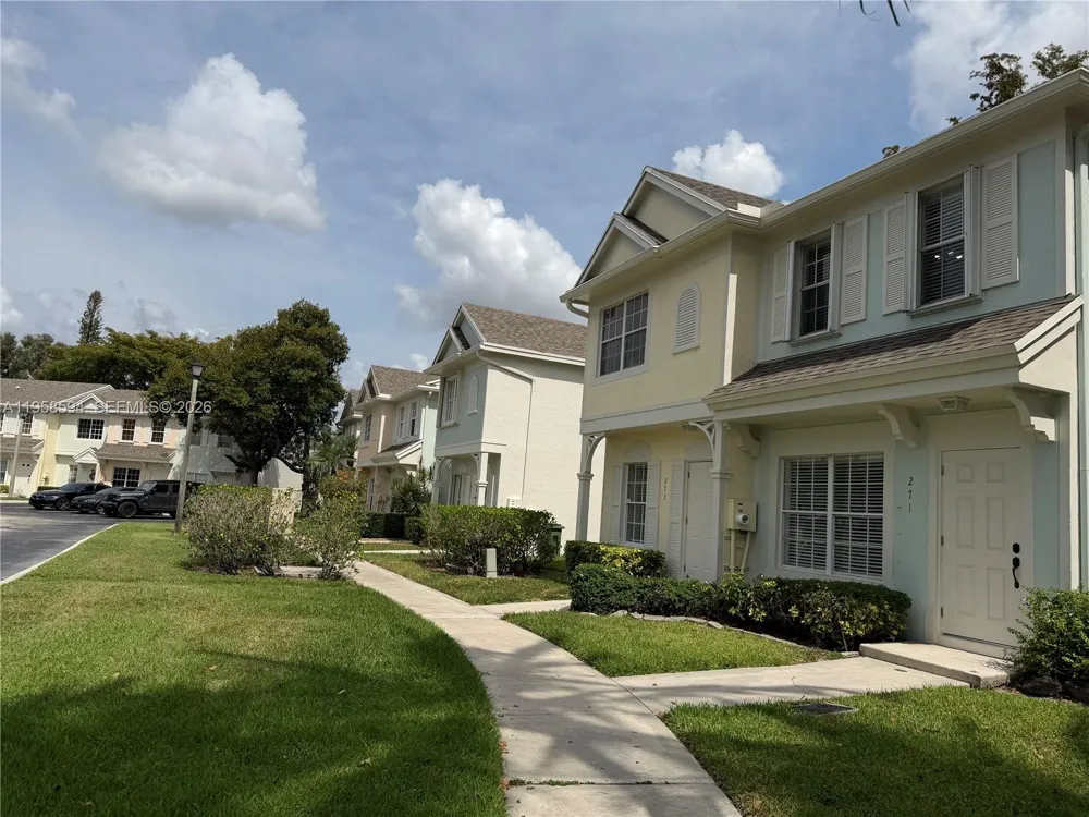 271 Duval Ct Weston, FL 33326