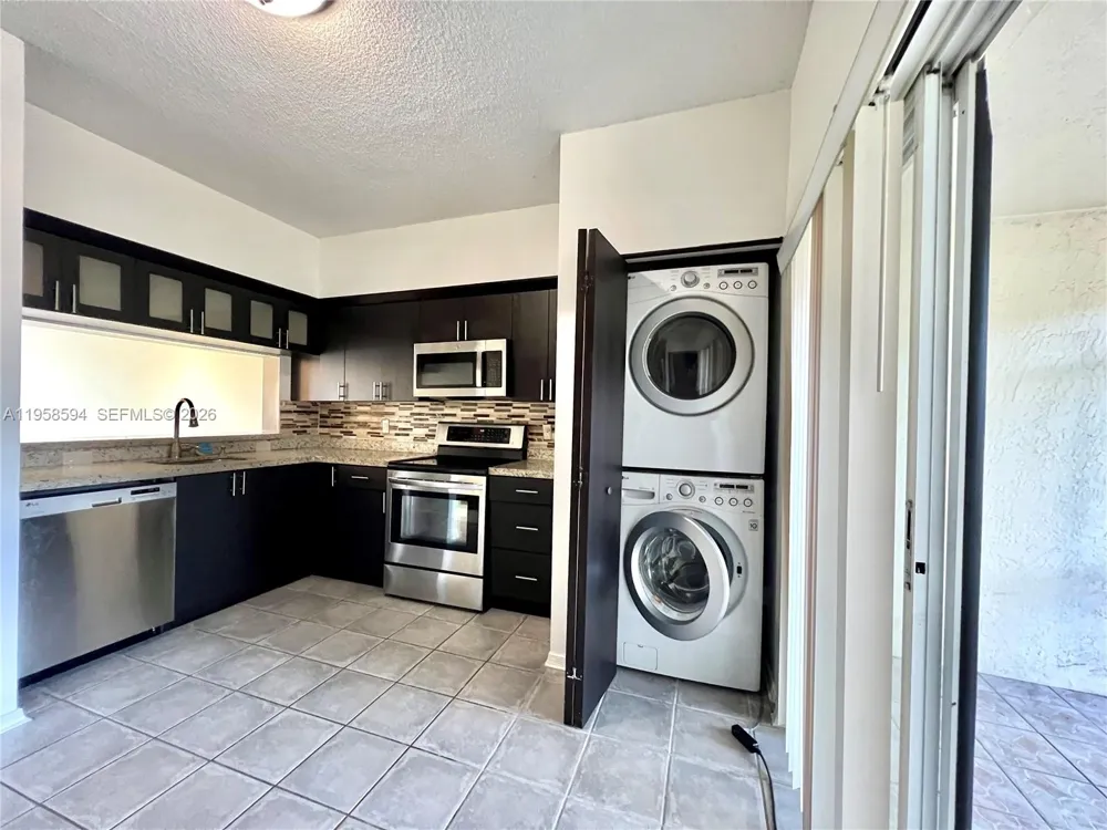 271 Duval Ct Weston, FL 33326