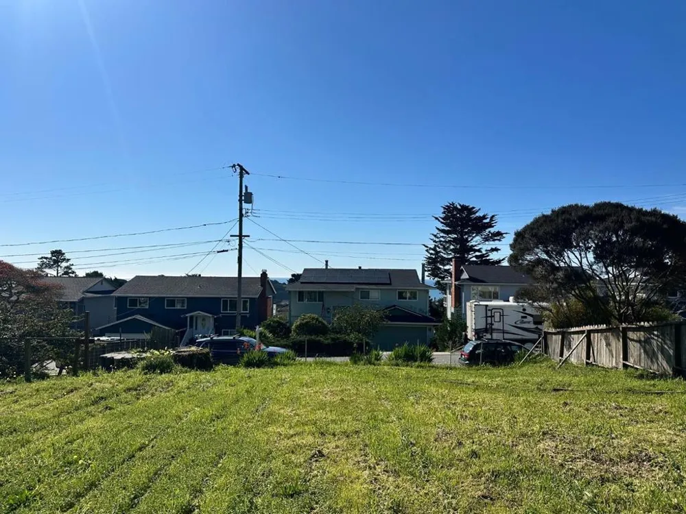751 Sierra Street Moss Beach, CA 94038