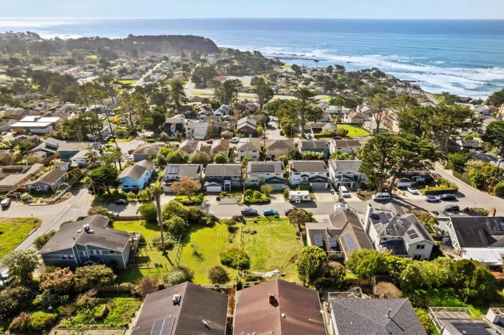 751 Sierra Street Moss Beach, CA 94038