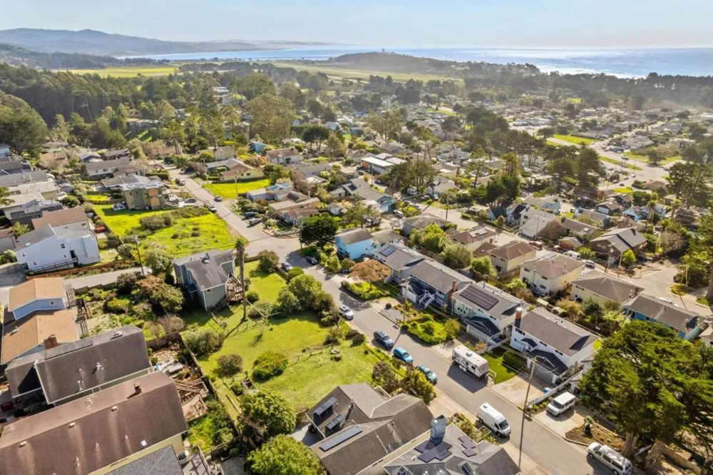 751 Sierra Street Moss Beach, CA 94038
