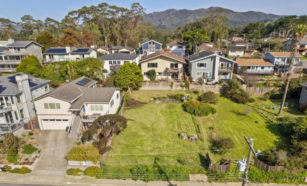 751 Sierra Street Moss Beach, CA 94038