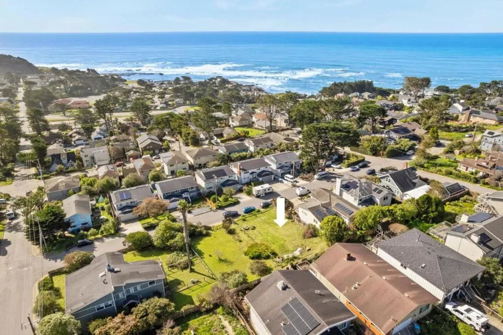 751 Sierra Street Moss Beach, CA 94038