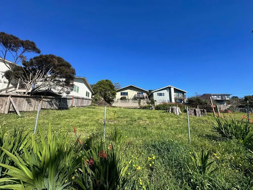 751 Sierra Street Moss Beach, CA 94038