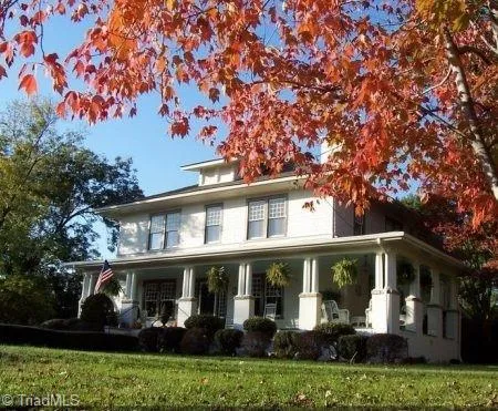 216 W Hunter Street