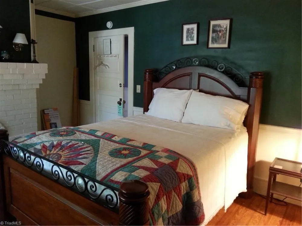 216 W Hunter Street Madison, NC 27025