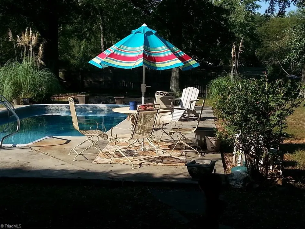 216 W Hunter Street Madison, NC 27025