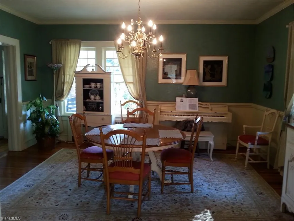 216 W Hunter Street Madison, NC 27025
