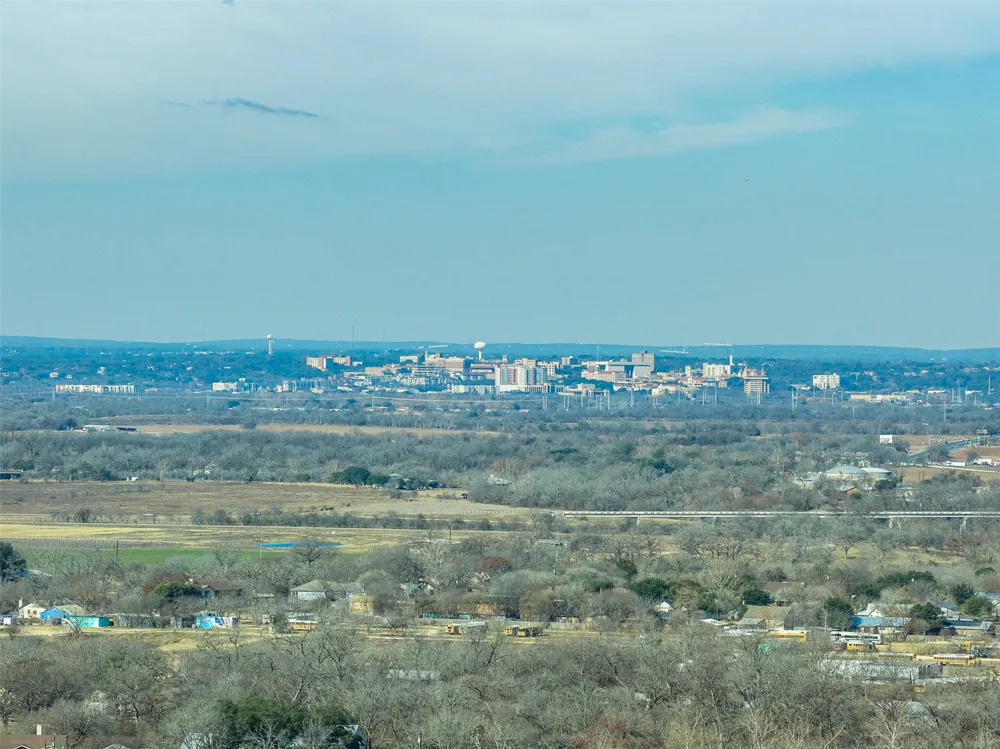 598 NW River Road Martindale, TX 78655