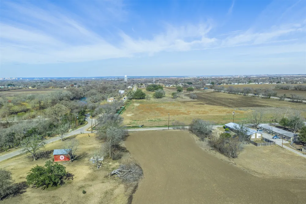 598 NW River Road Martindale, TX 78655