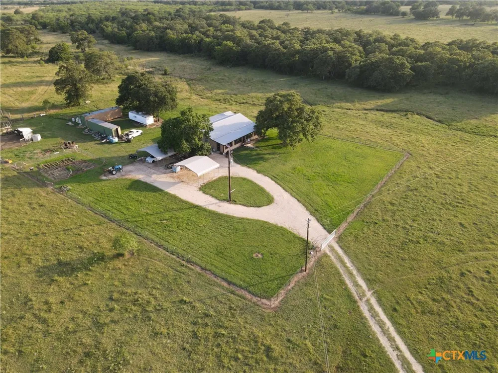 4025 County Road 284 Harwood, TX 78632