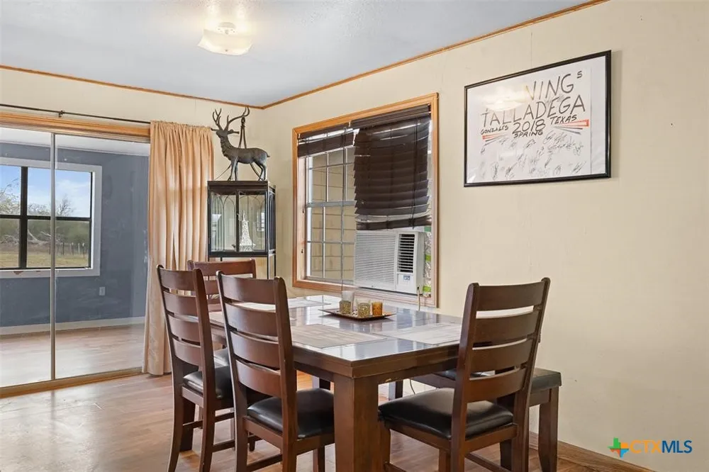 4025 County Road 284 Harwood, TX 78632