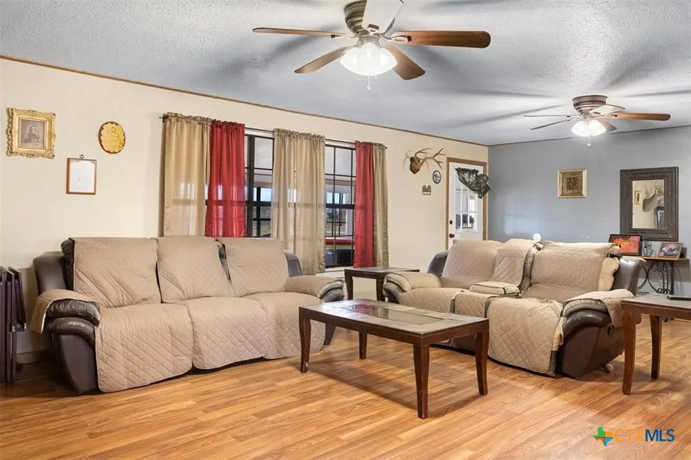 4025 County Road 284 Harwood, TX 78632