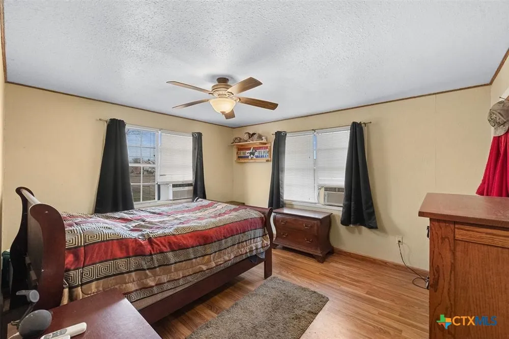 4025 County Road 284 Harwood, TX 78632