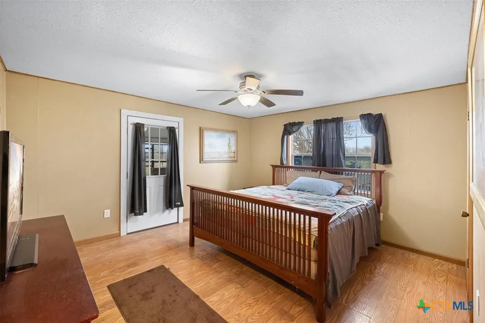 4025 County Road 284 Harwood, TX 78632