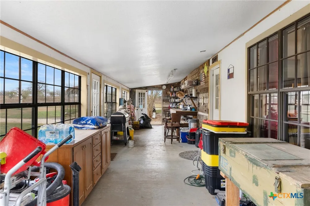 4025 County Road 284 Harwood, TX 78632
