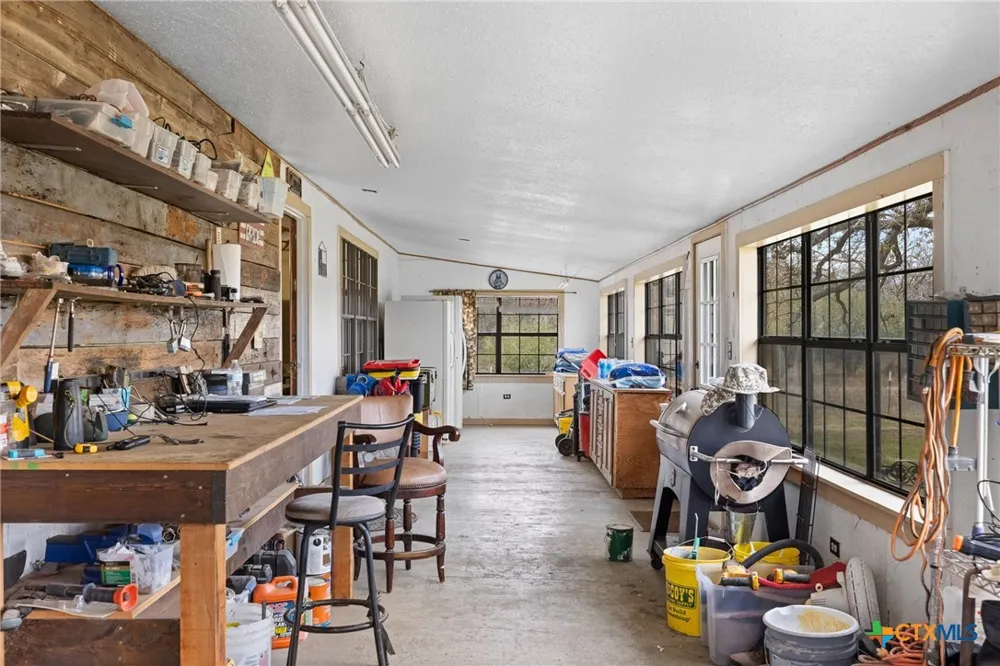 4025 County Road 284 Harwood, TX 78632