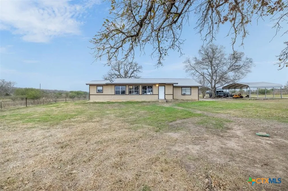 4025 County Road 284 Harwood, TX 78632