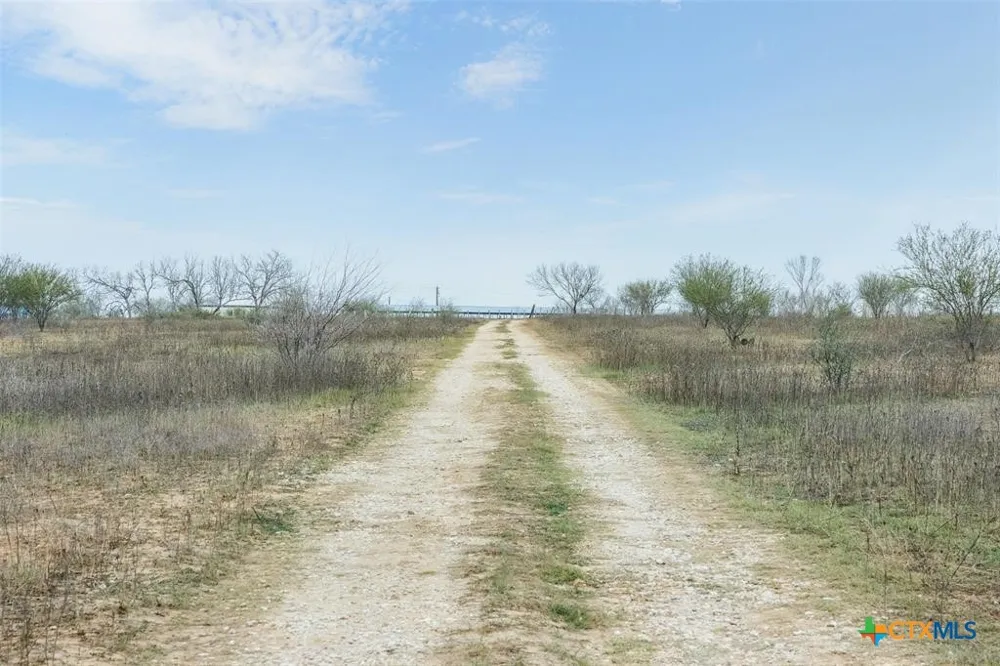 4025 County Road 284 Harwood, TX 78632
