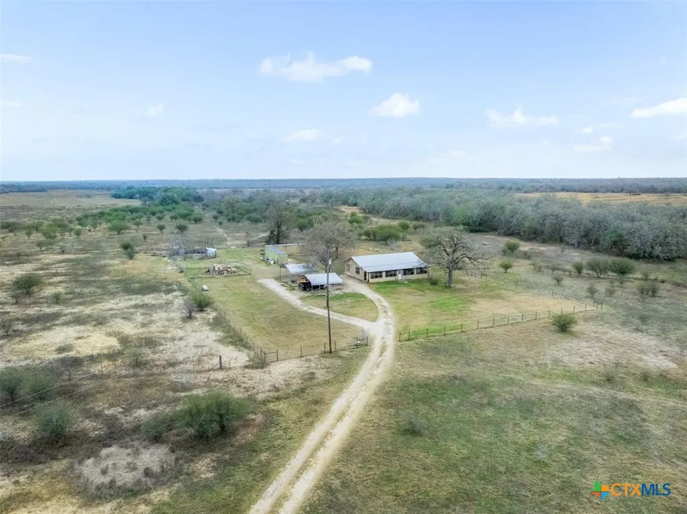 4025 County Road 284 Harwood, TX 78632