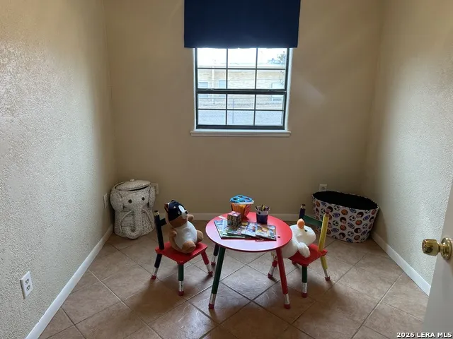 703 9th Carrizo Springs, TX 78834