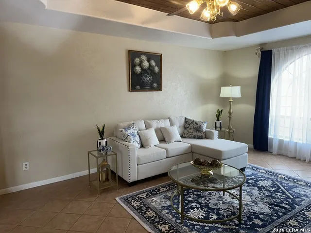 703 9th Carrizo Springs, TX 78834