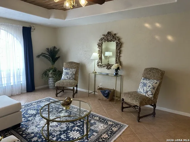 703 9th Carrizo Springs, TX 78834